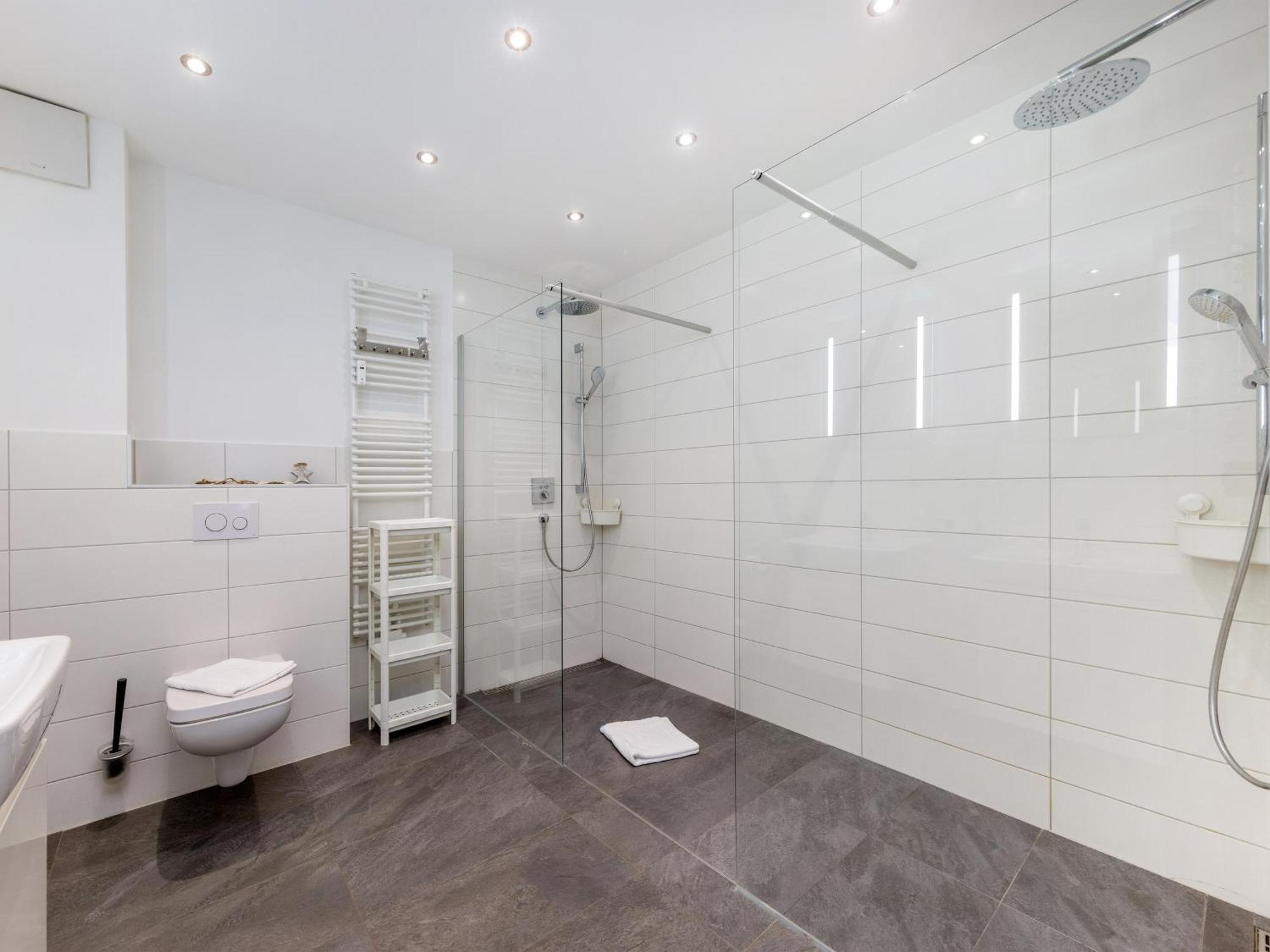 Ferienwohnung Strandlaeufer In Der Residenz Clara Sophia Binz Eksteriør bilde